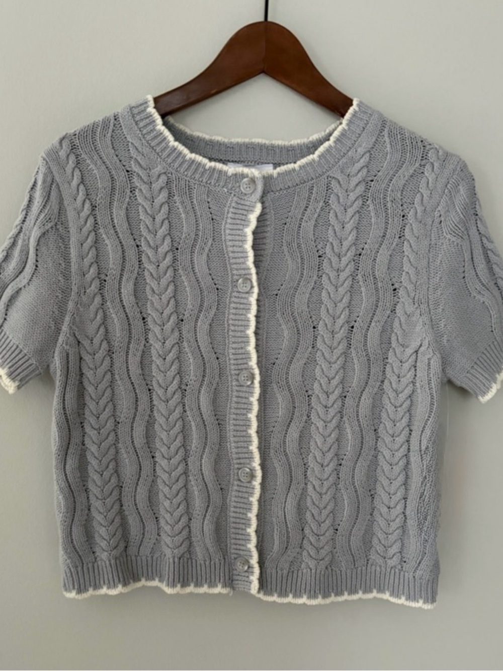 Willow and Wind light  Gray Cable-Knit Short Sleeve Cardigan with White Trim